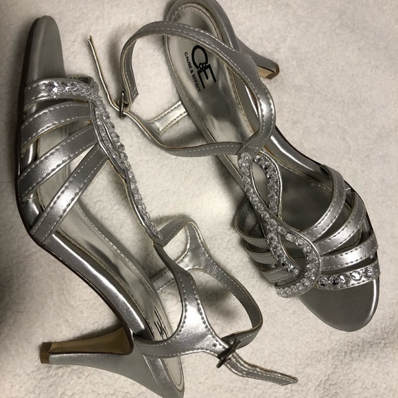 Silver High-Heels - Picture 2 of 2